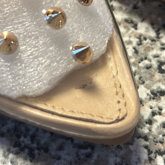 Tiara Los Angeles (transparent gold spike flats) - Picture 2 of 9